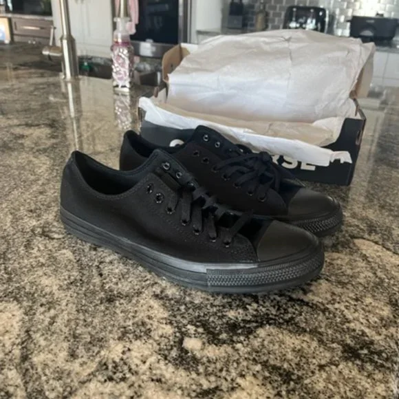 BNWT Converse Chuck Taylor All Star Low Top - Picture 7 of 7